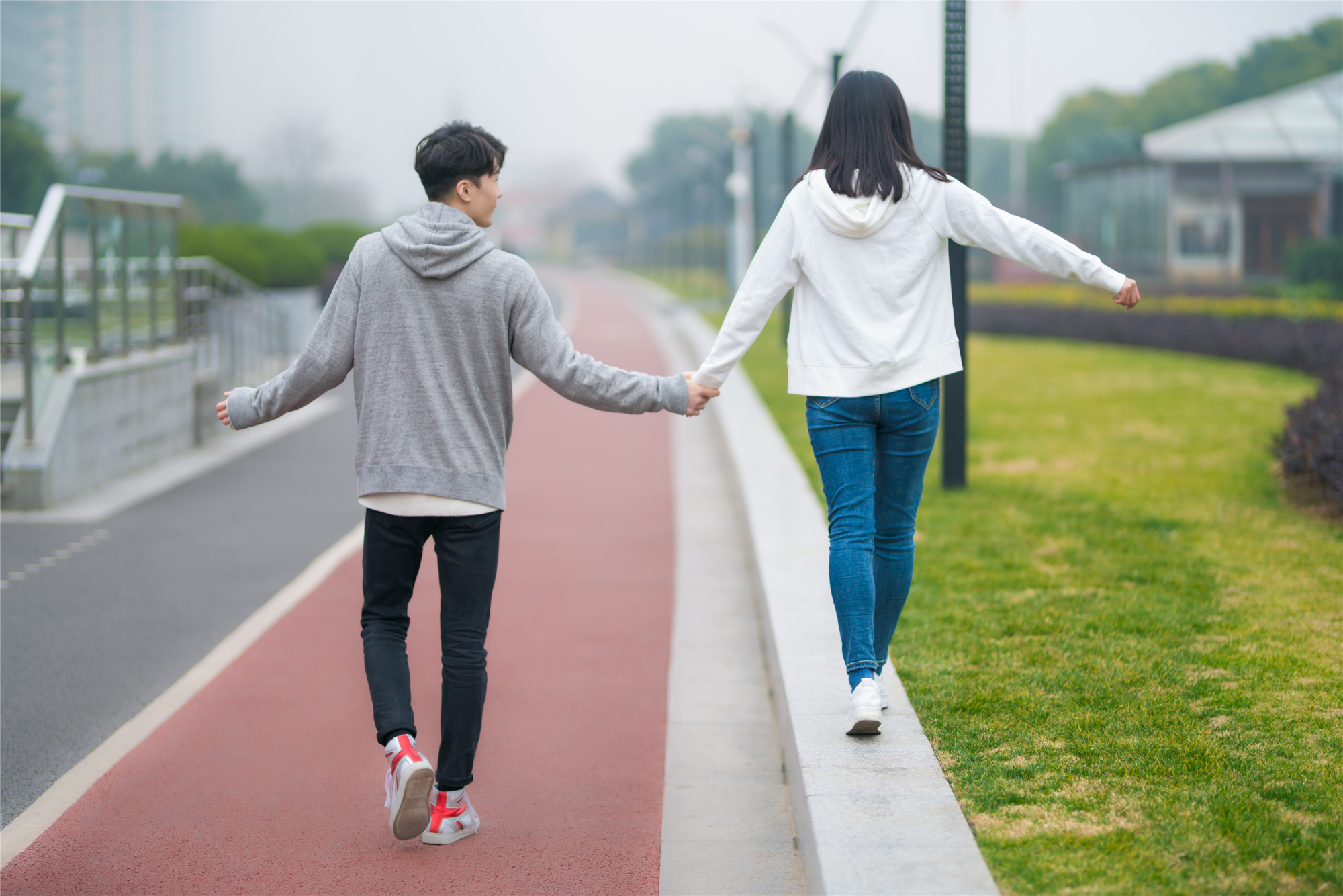 铁路部门保障端午假期旅客平安有序返程